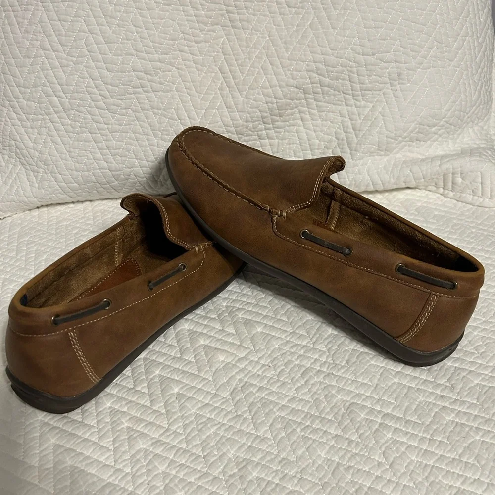 Crown & Ivy leather men’s loafers size 10‎